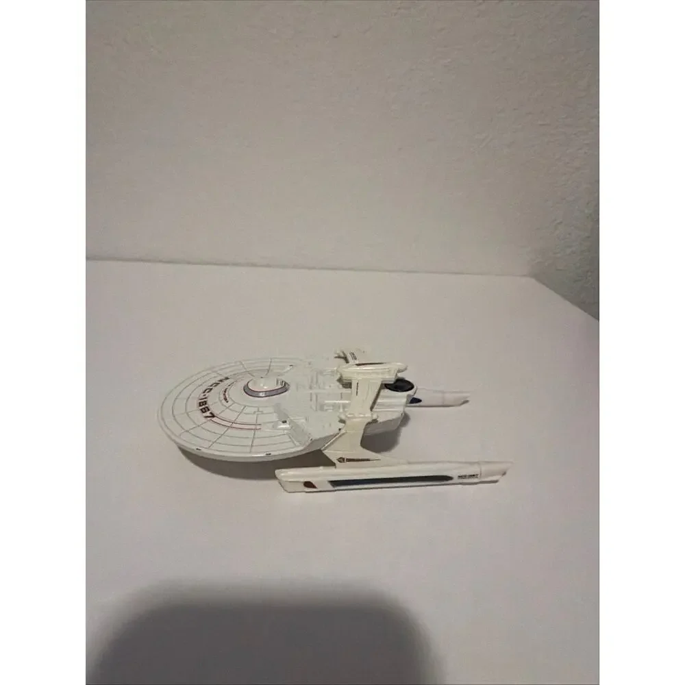 HOT WHEELS STAR TREK SHIP U.S.S. SARATOGA NCC-1867 SHIP No box /No stand